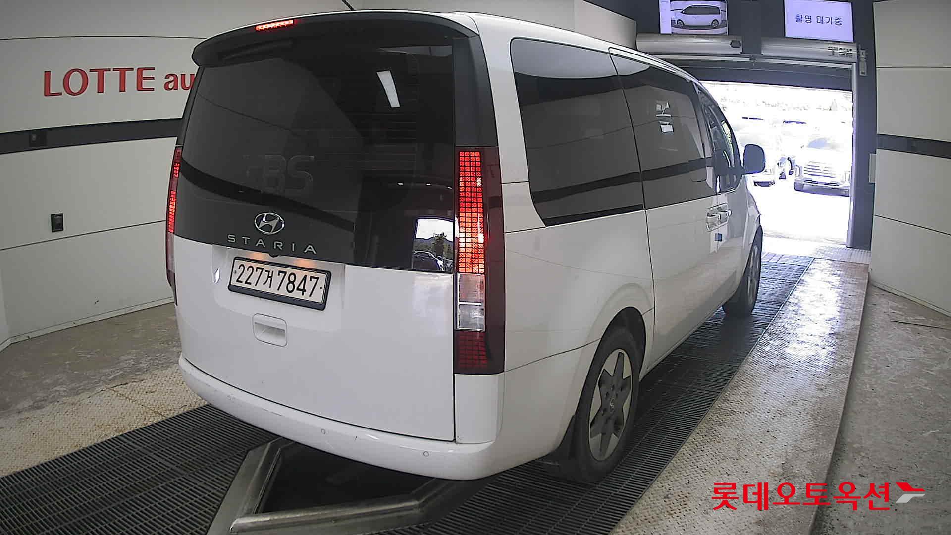 2022 - hyundai staria