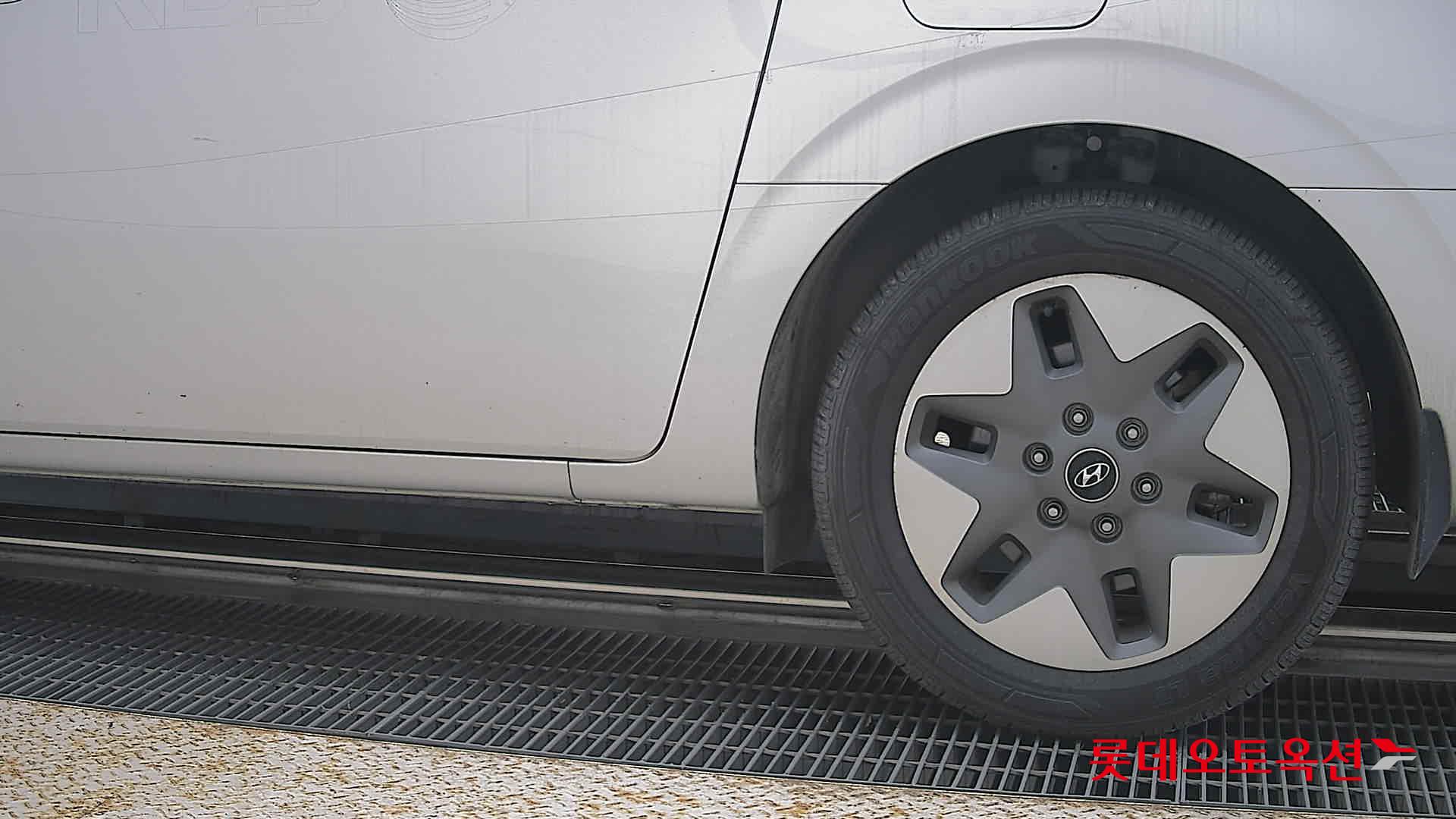 2022 - hyundai staria