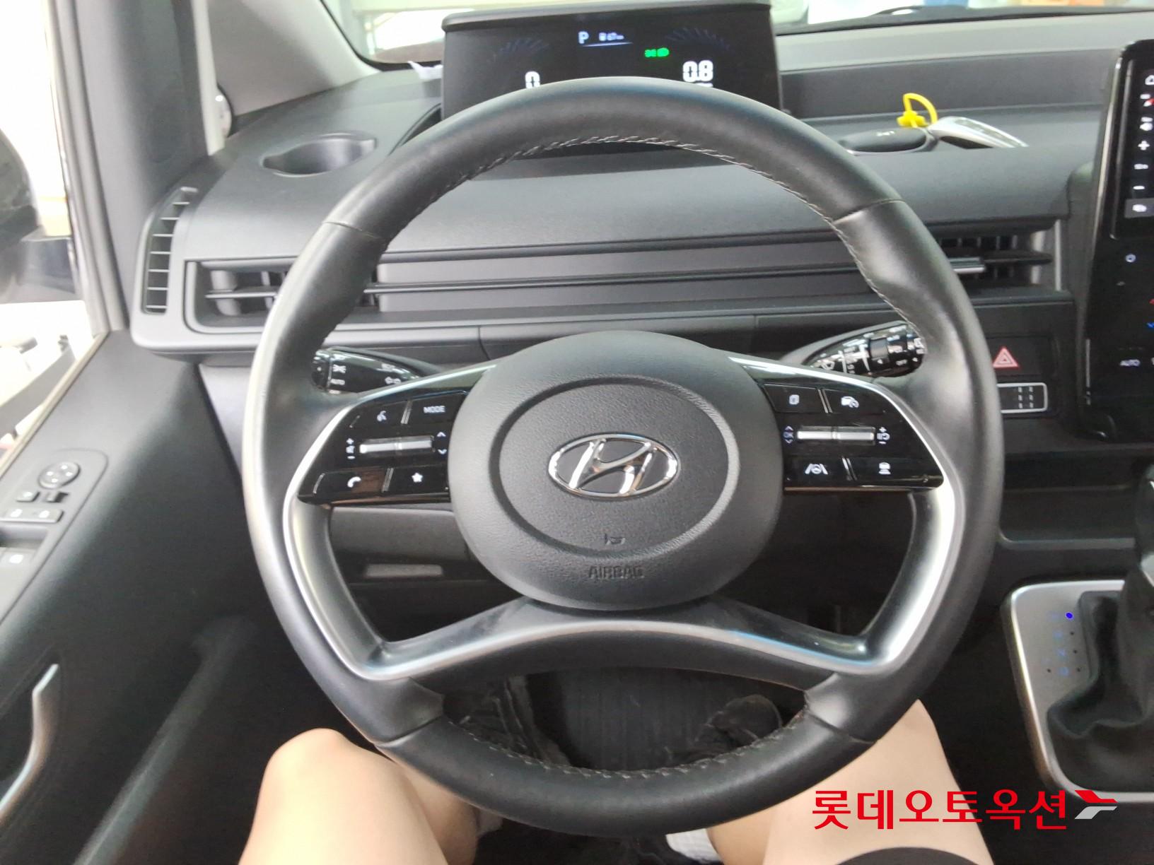 2022 - hyundai staria
