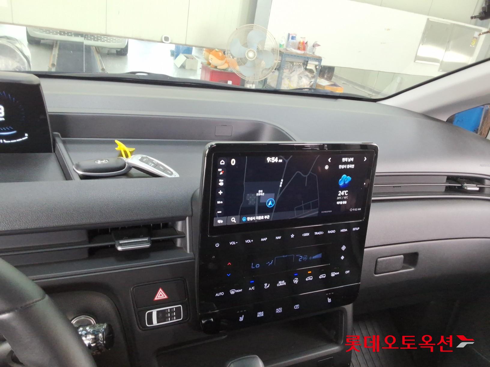 2022 - hyundai staria