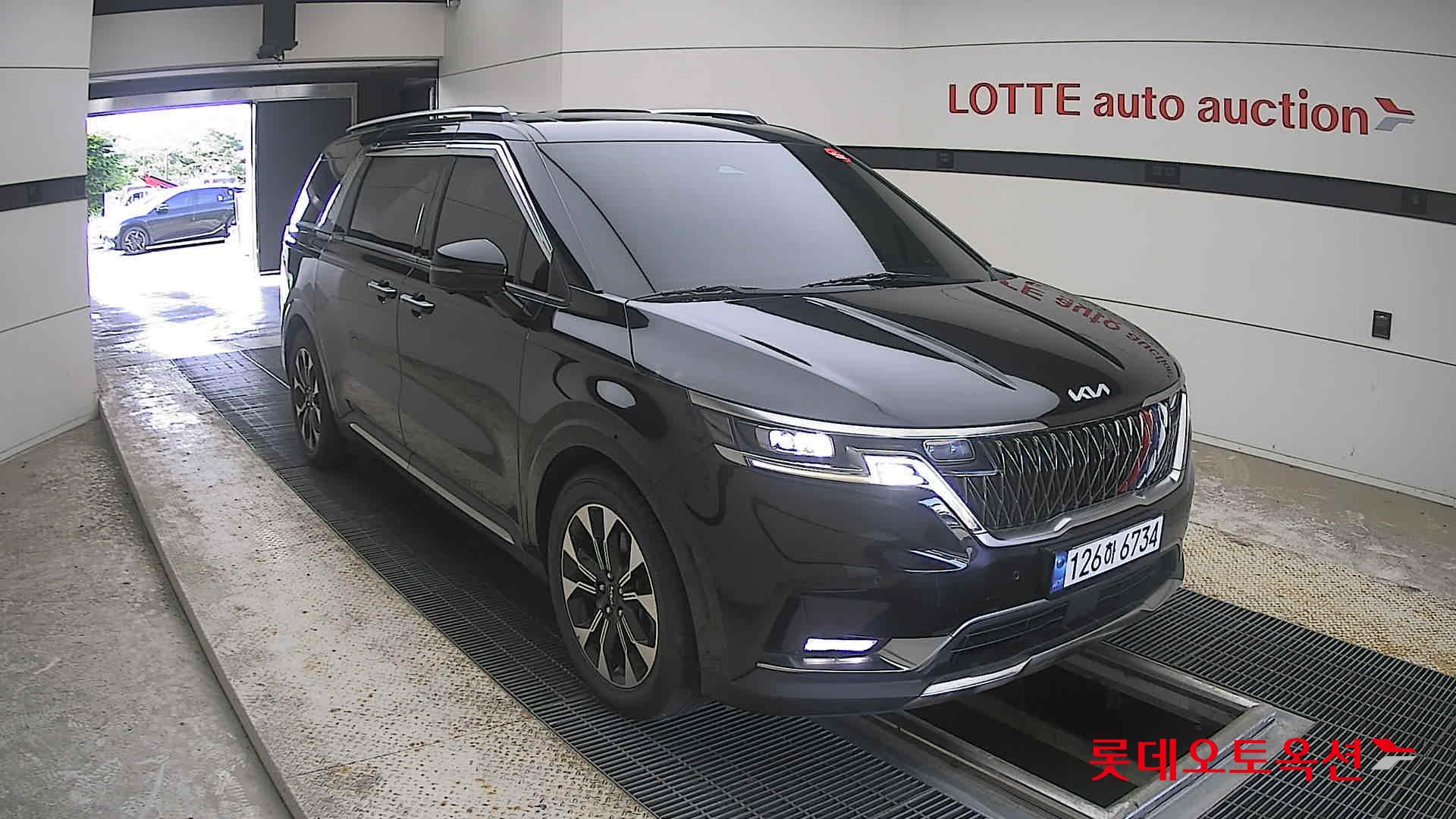 2022 - kia carnival