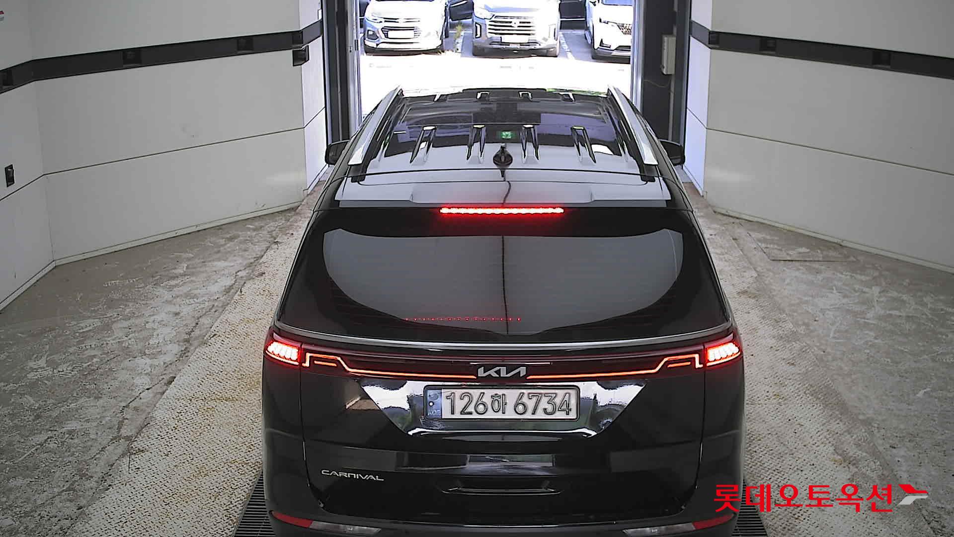 2022 - kia carnival