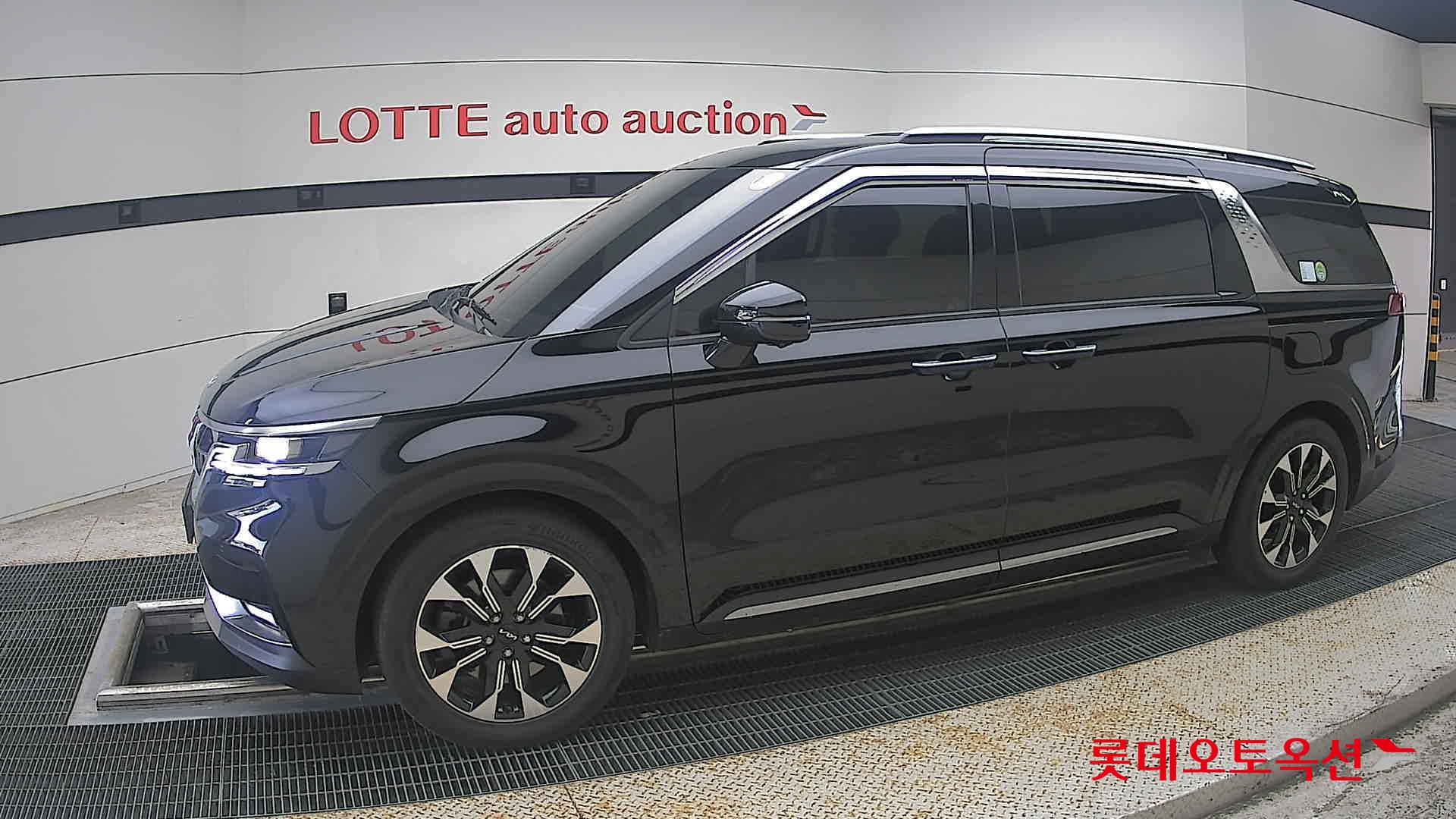 2022 - kia carnival