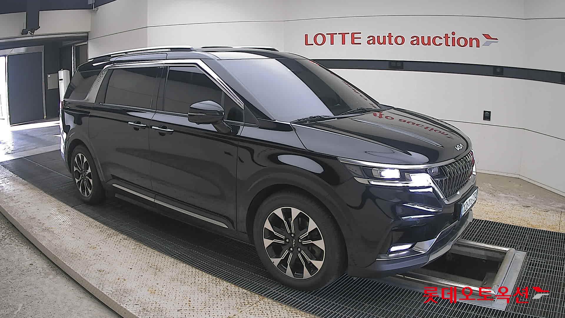 2022 - kia carnival