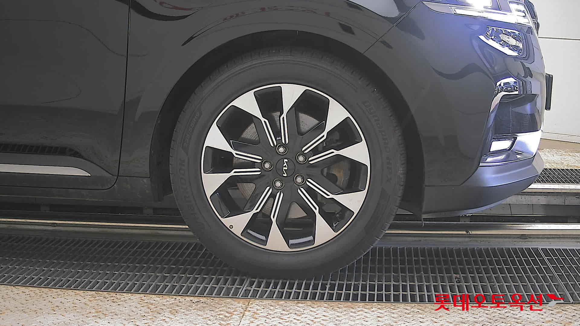 2022 - kia carnival