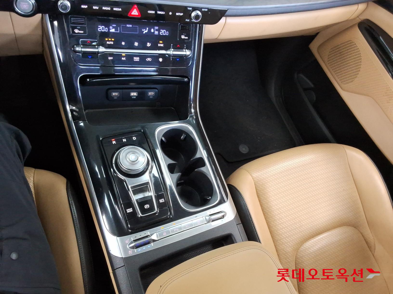 2022 - kia carnival