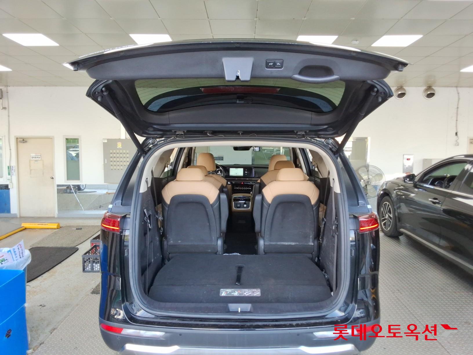 2022 - kia carnival