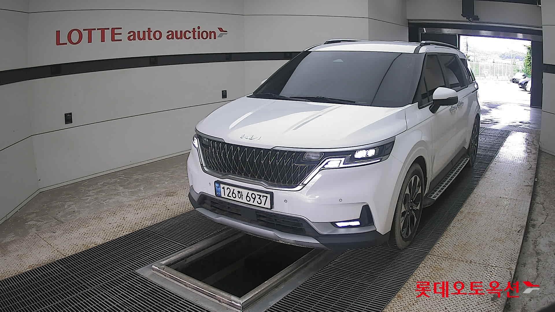2022 - kia carnival