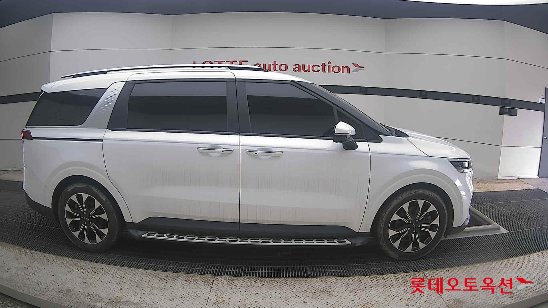 2022 - kia carnival