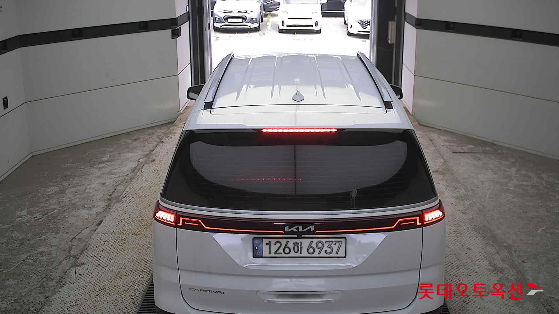 2022 - kia carnival