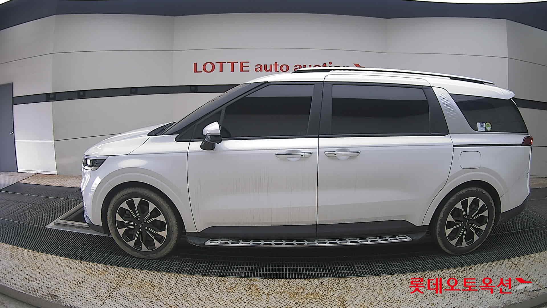 2022 - kia carnival