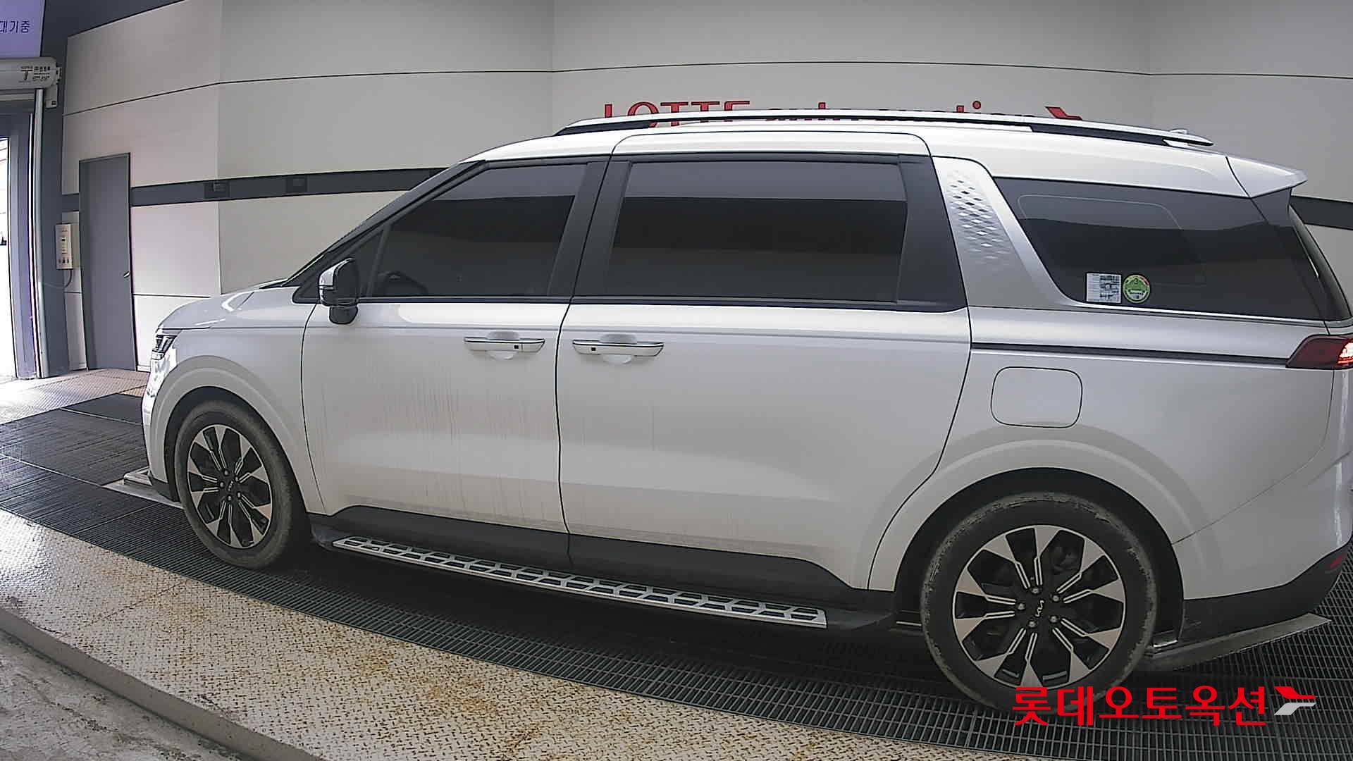 2022 - kia carnival