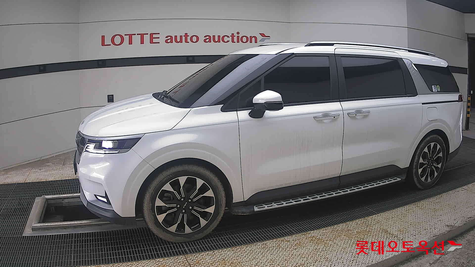 2022 - kia carnival