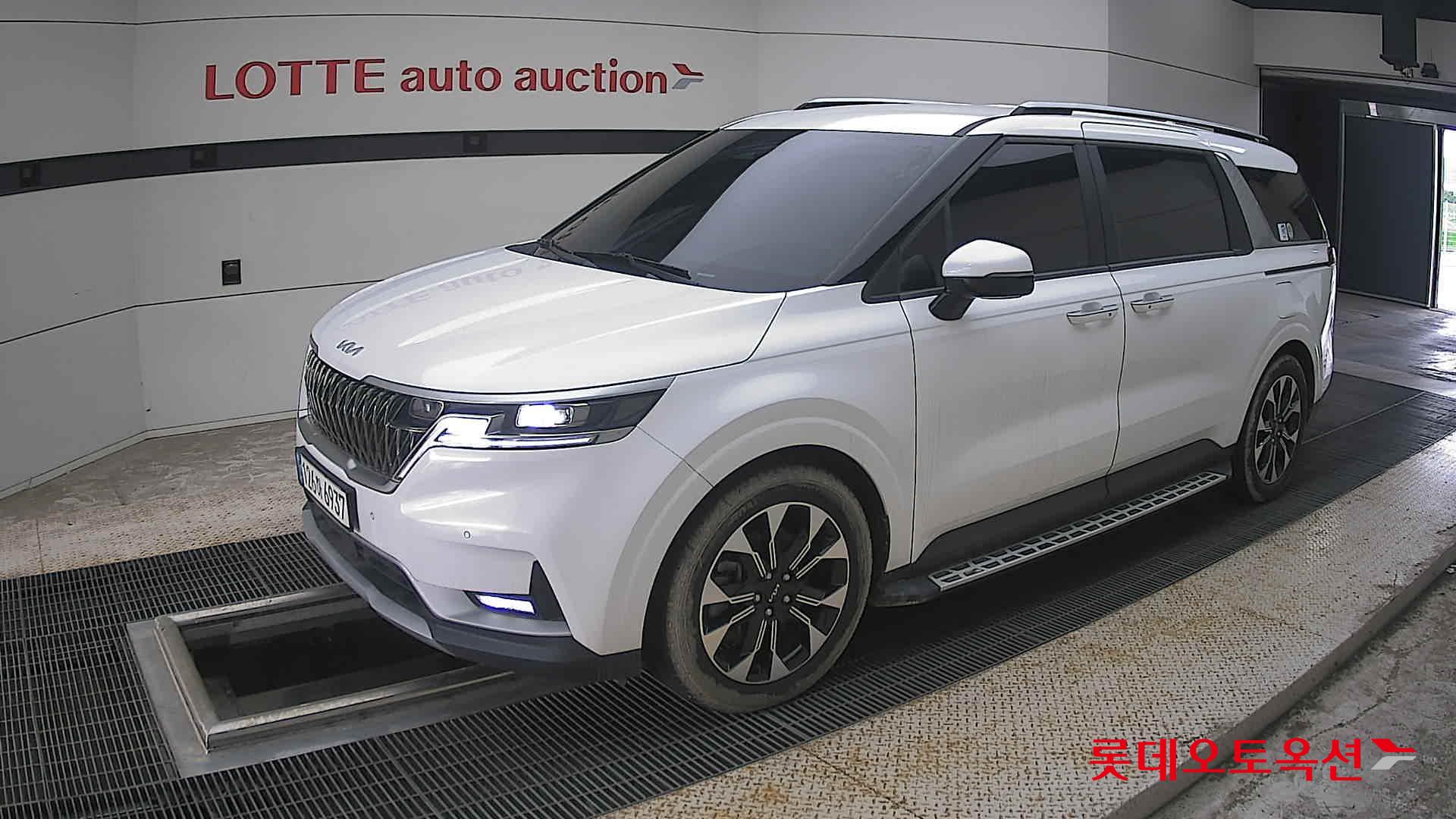 2022 - kia carnival