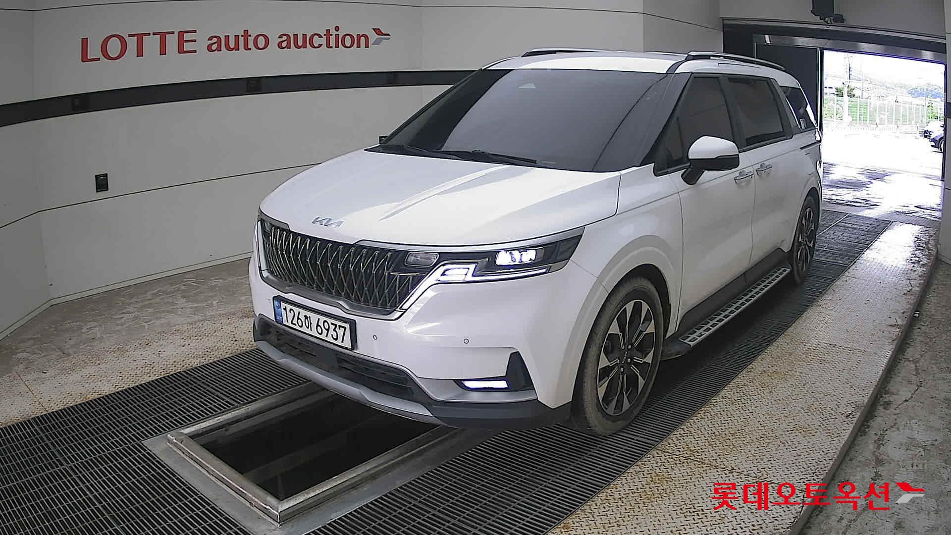 2022 - kia carnival