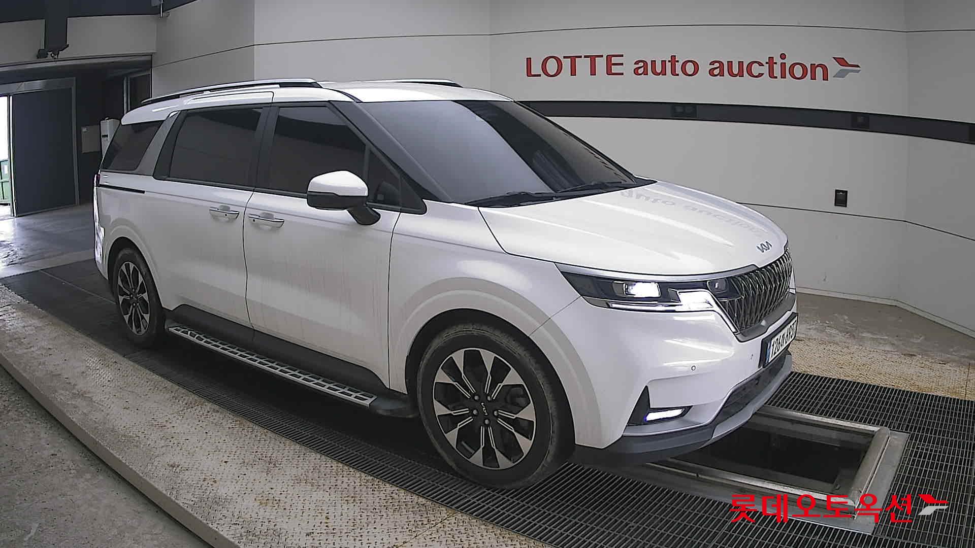 2022 - kia carnival