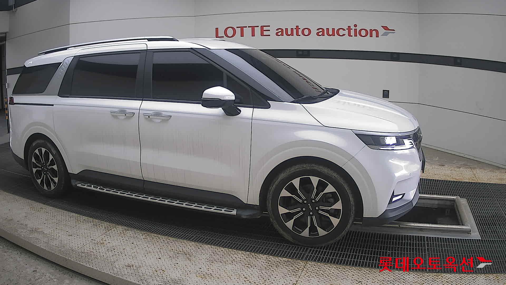 2022 - kia carnival