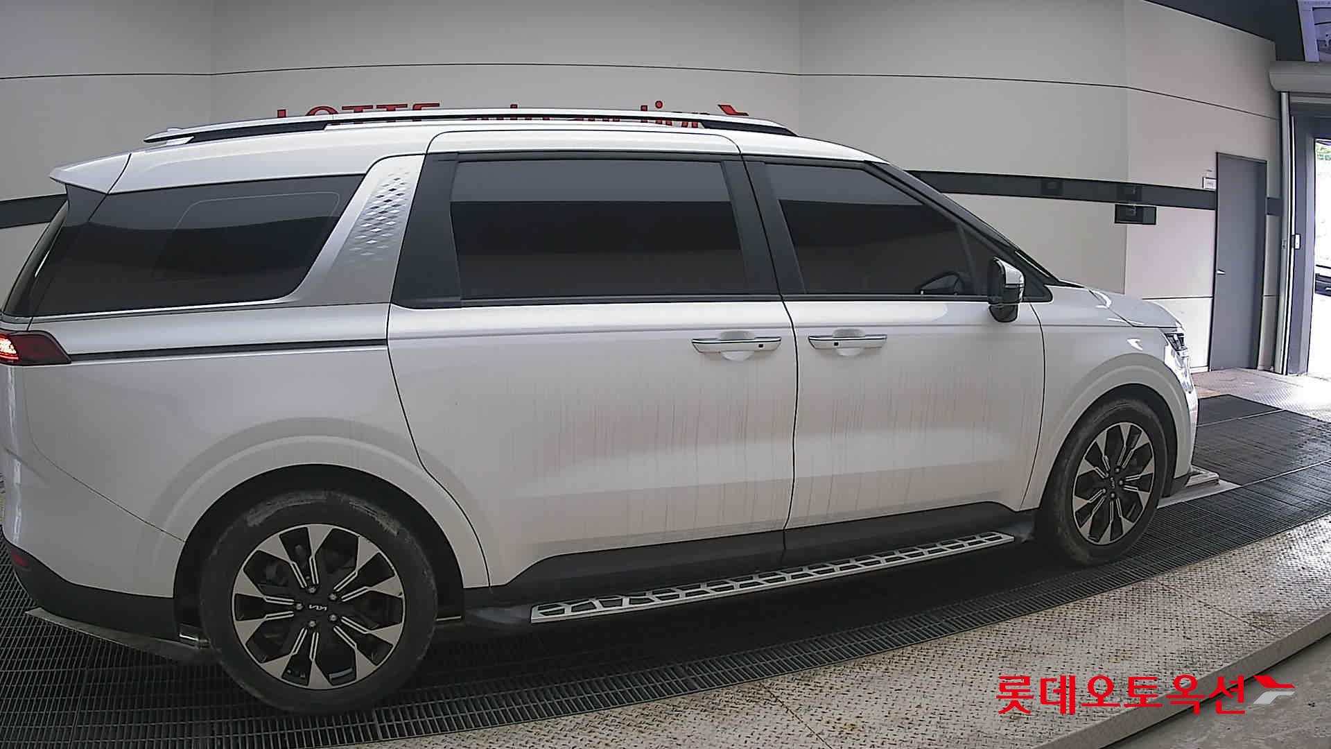 2022 - kia carnival