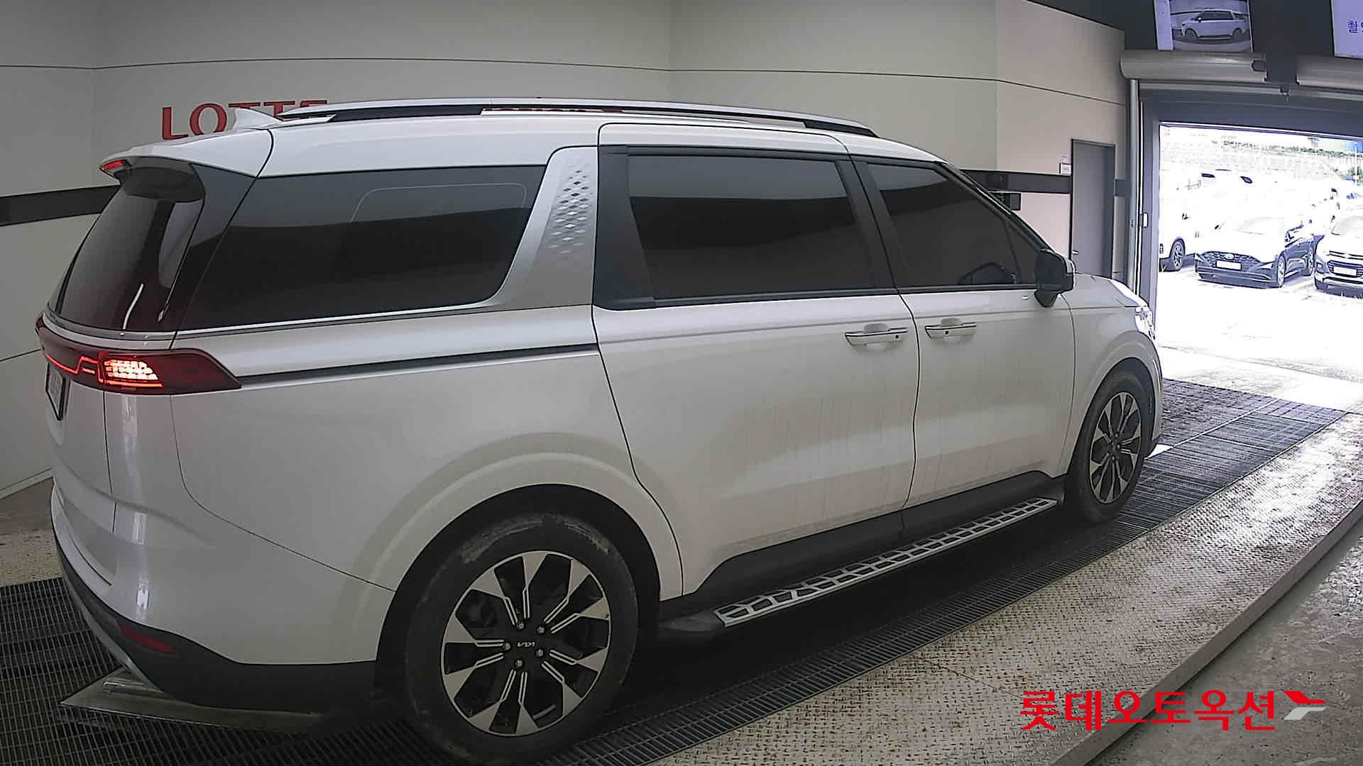 2022 - kia carnival