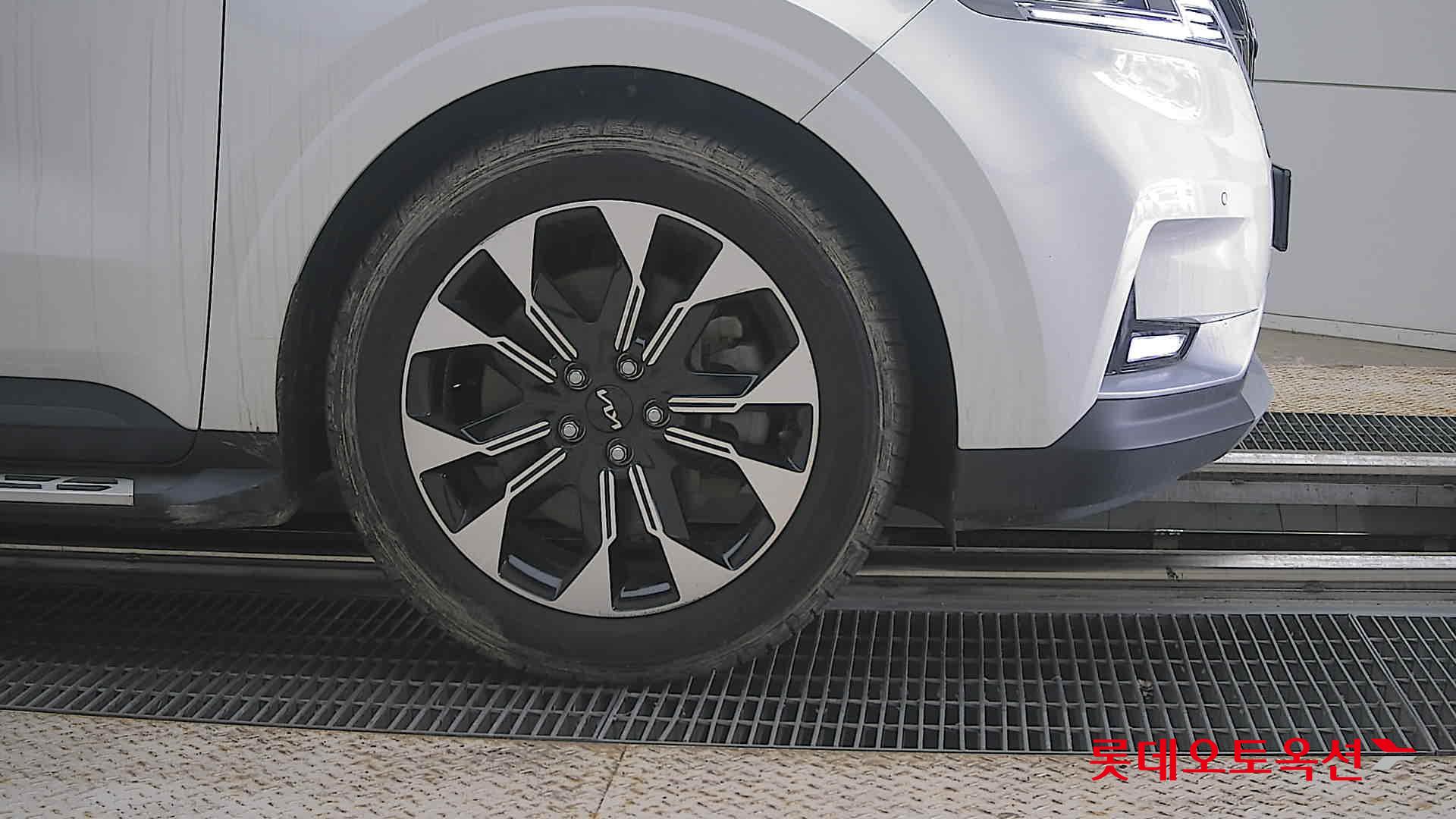 2022 - kia carnival