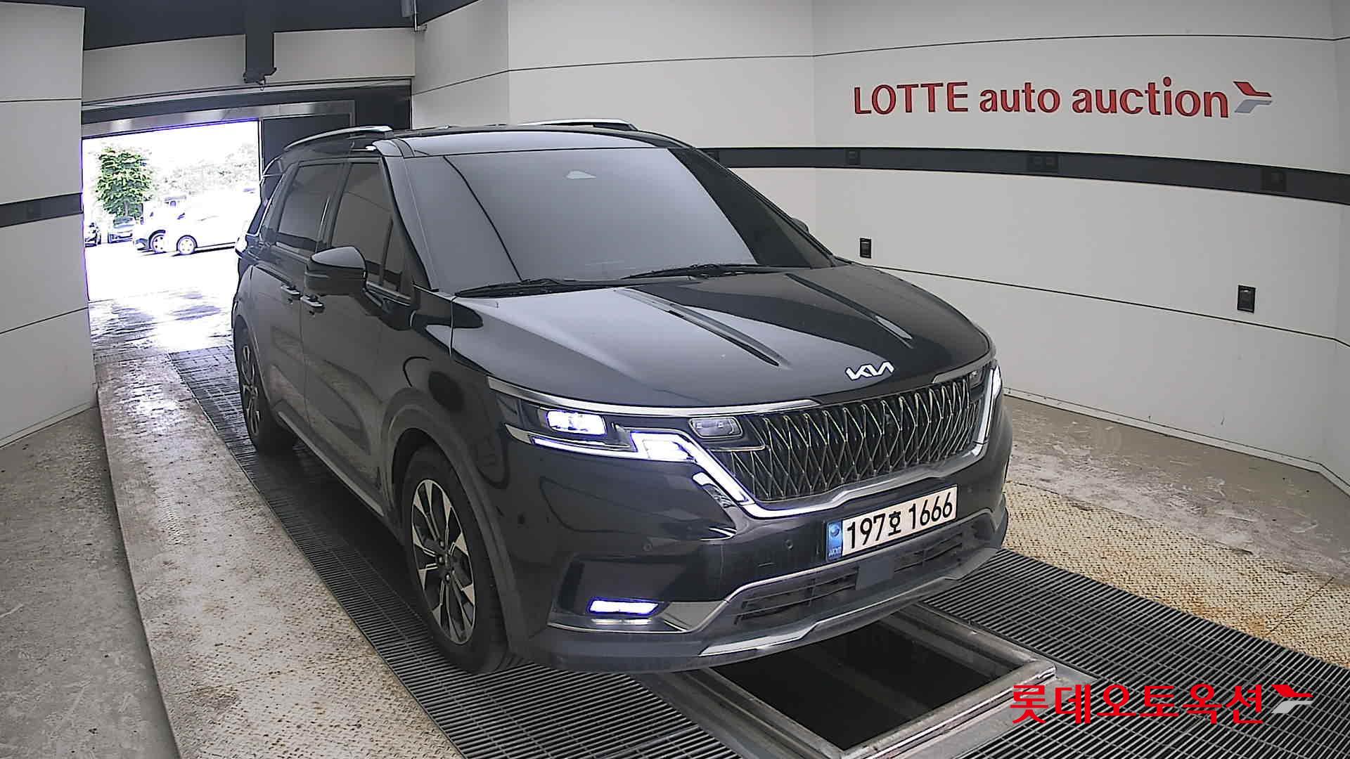 2023 - kia carnival