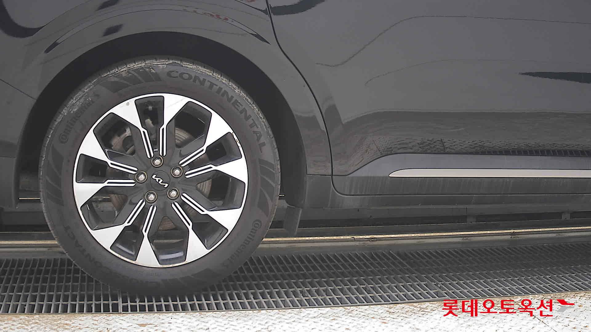 2023 - kia carnival
