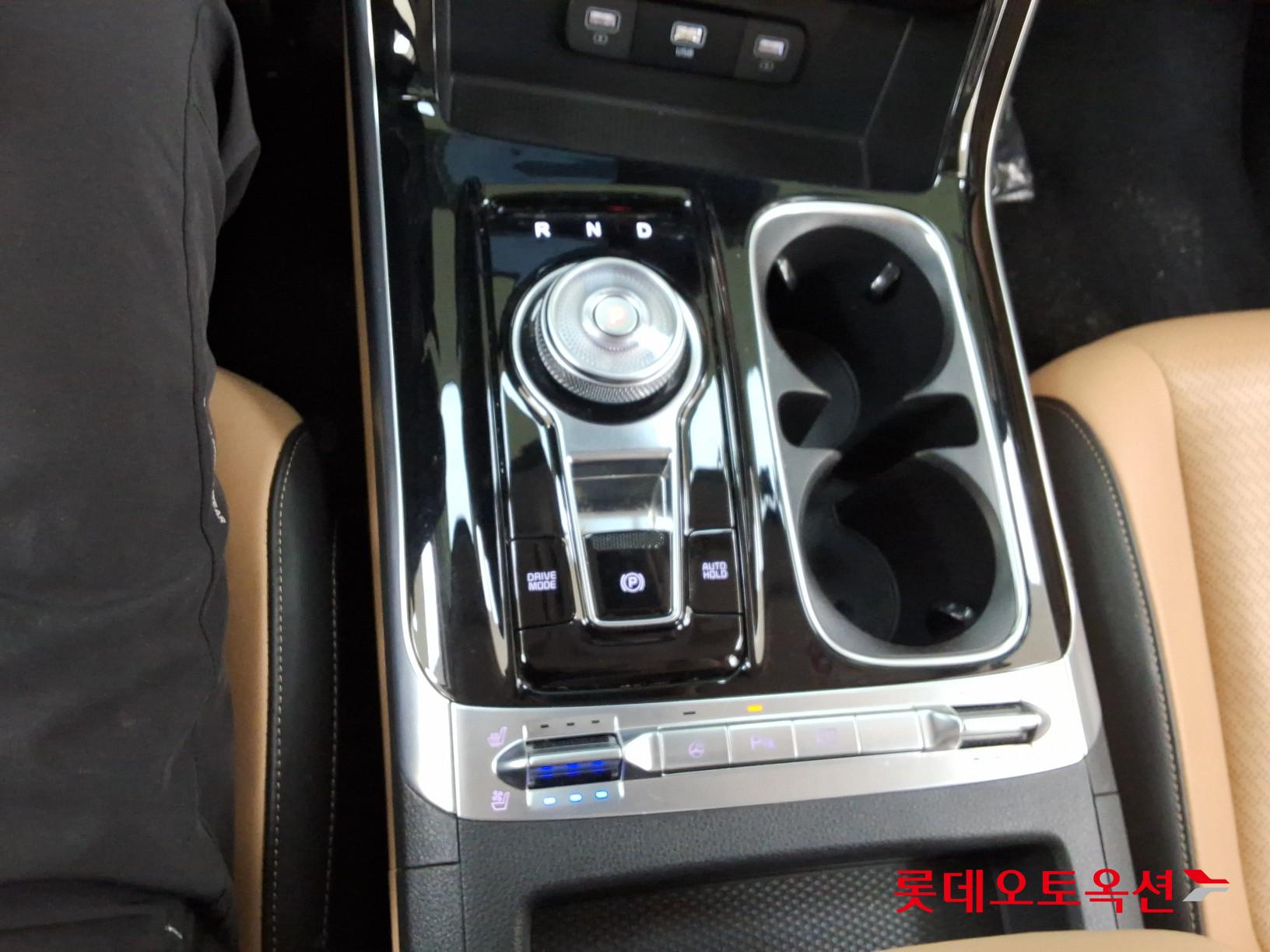 2023 - kia carnival