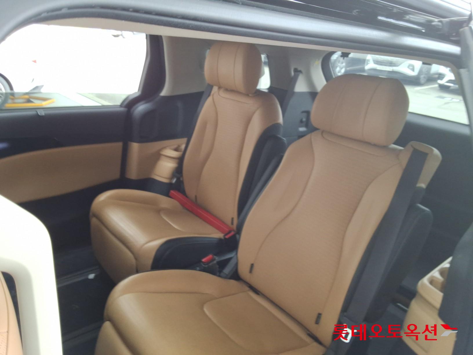 2023 - kia carnival