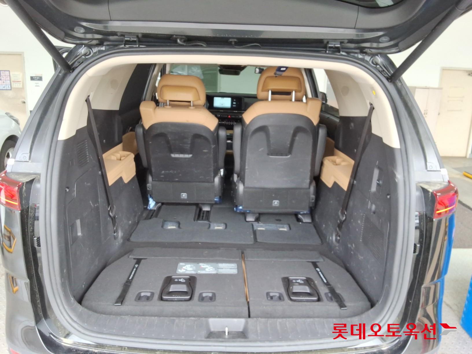 2023 - kia carnival