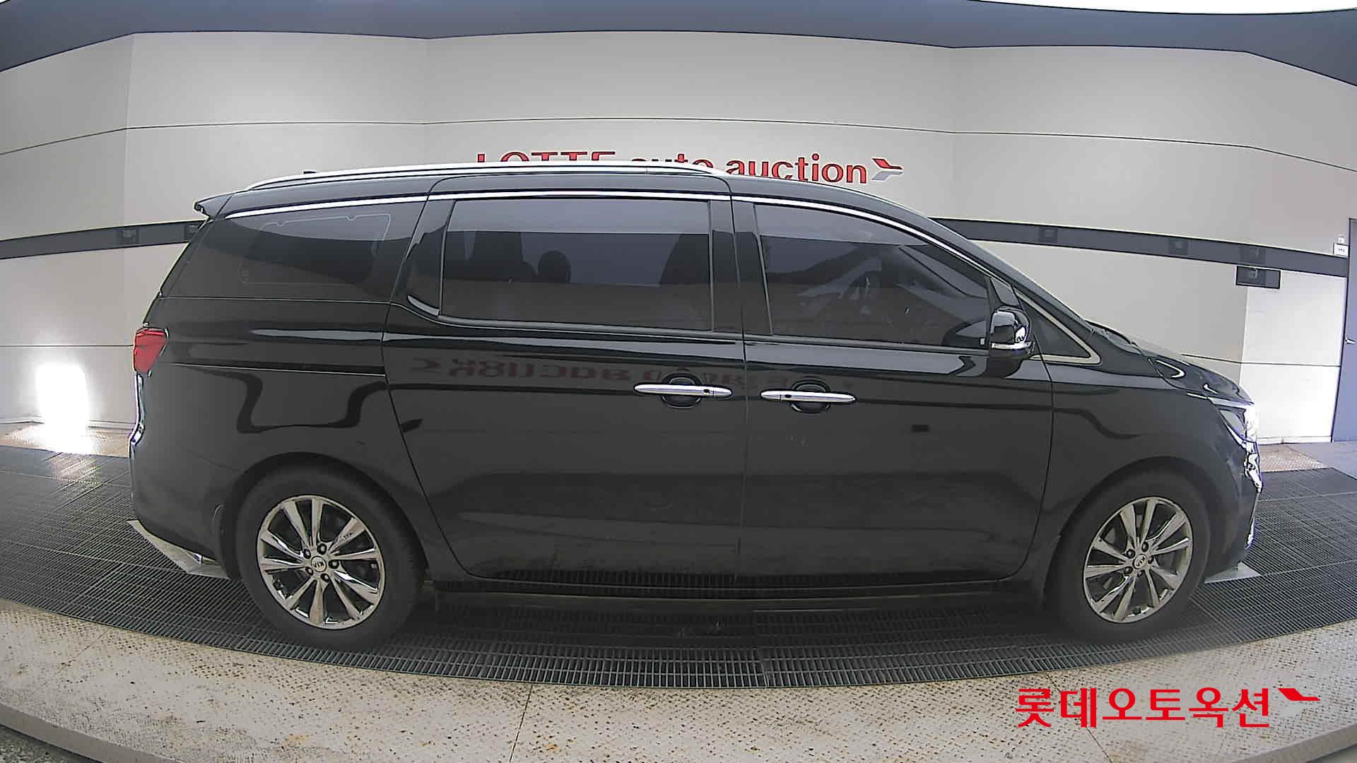 2020 - kia carnival