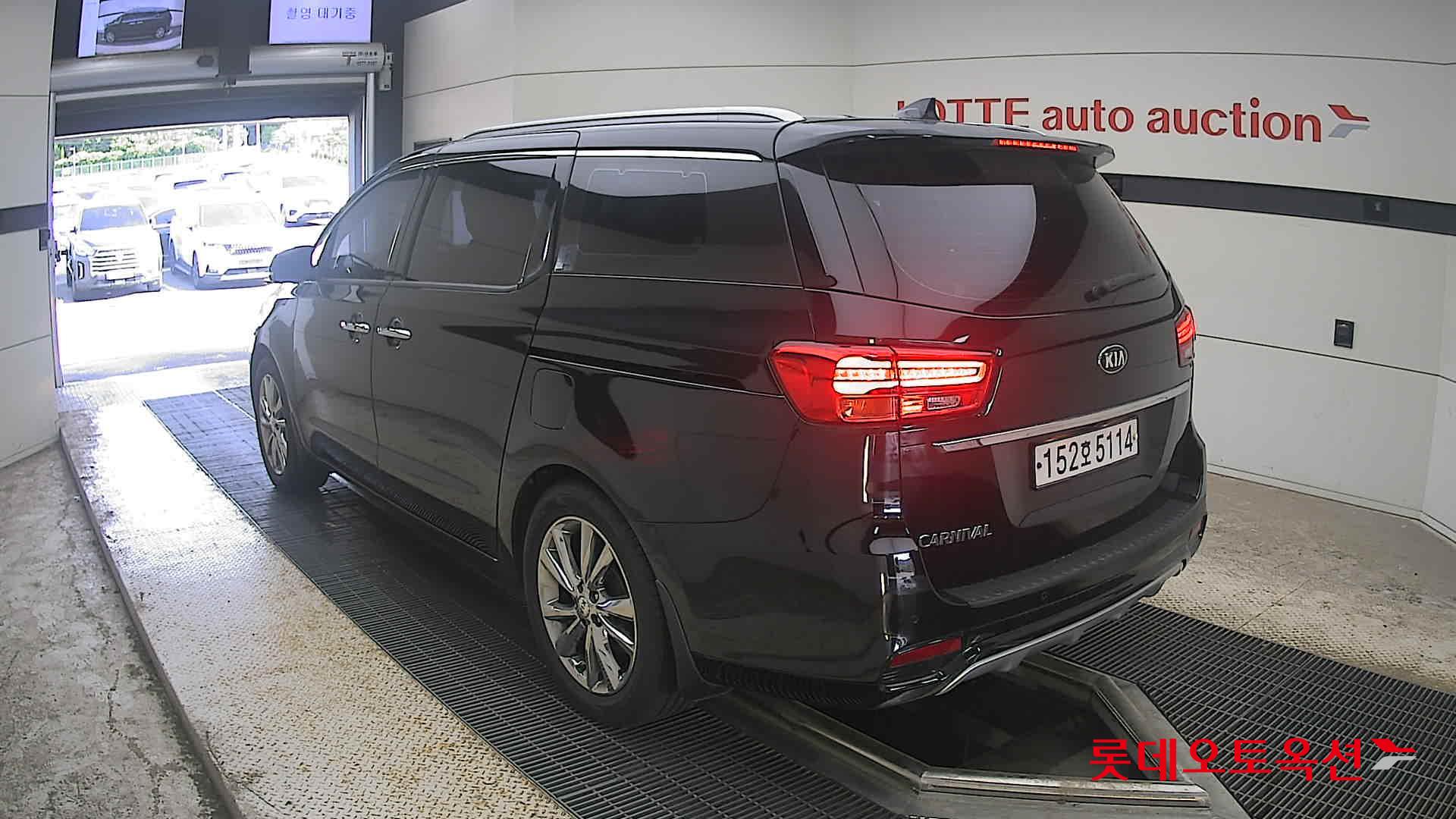 2020 - kia carnival