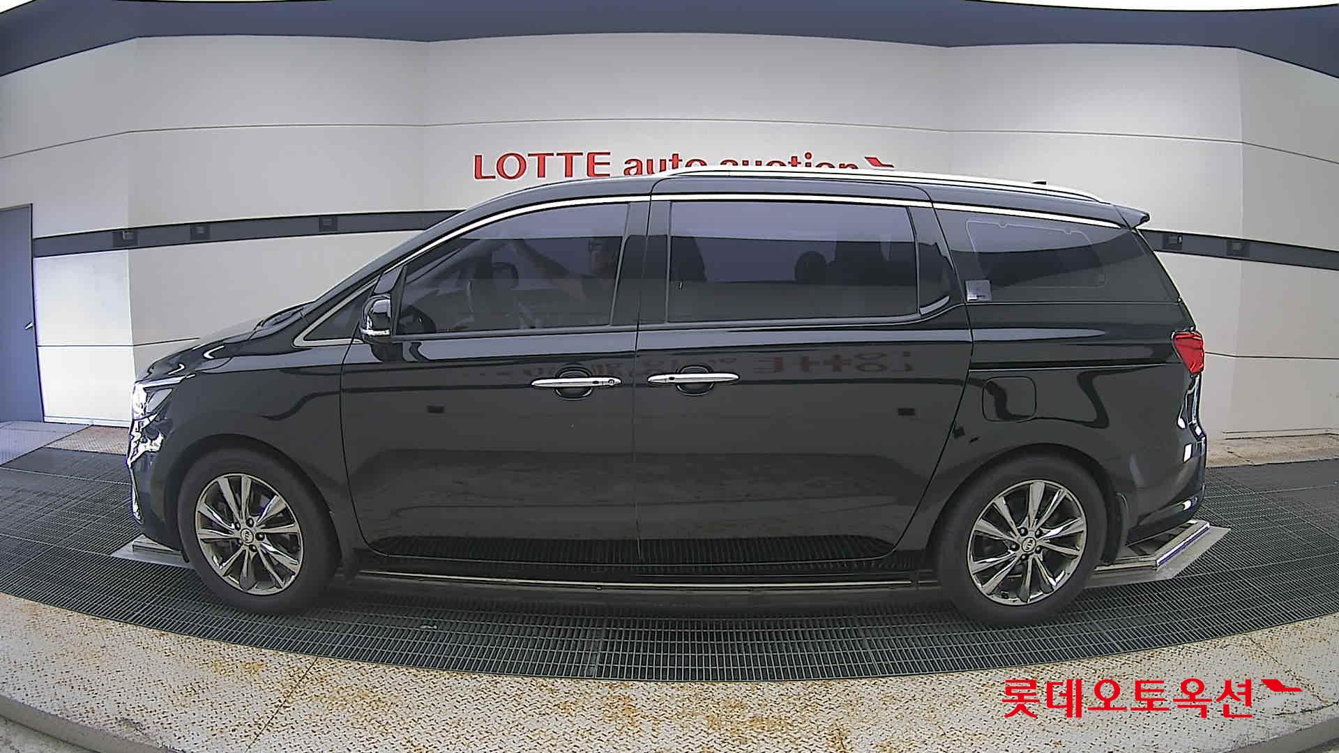 2020 - kia carnival