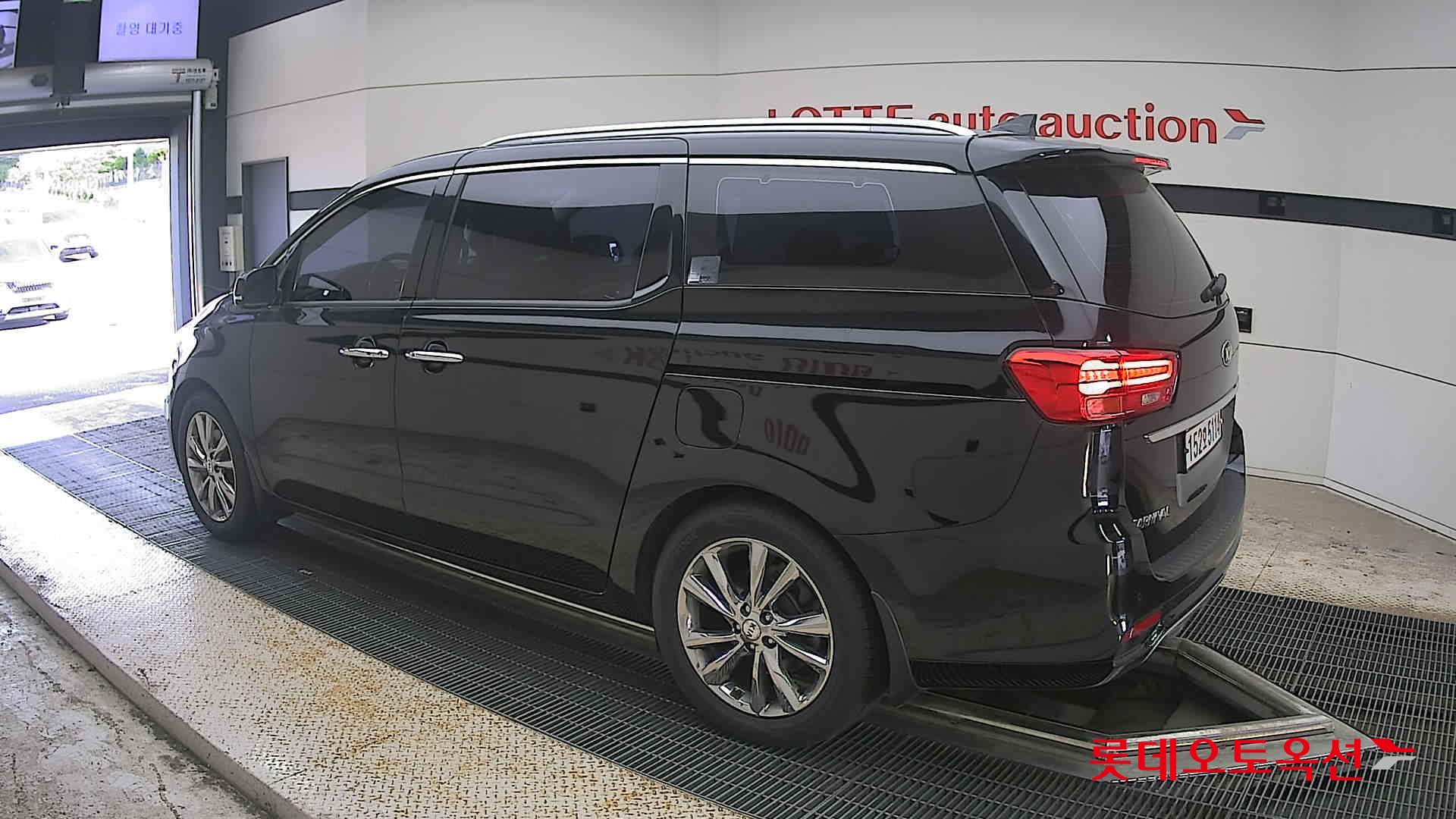 2020 - kia carnival