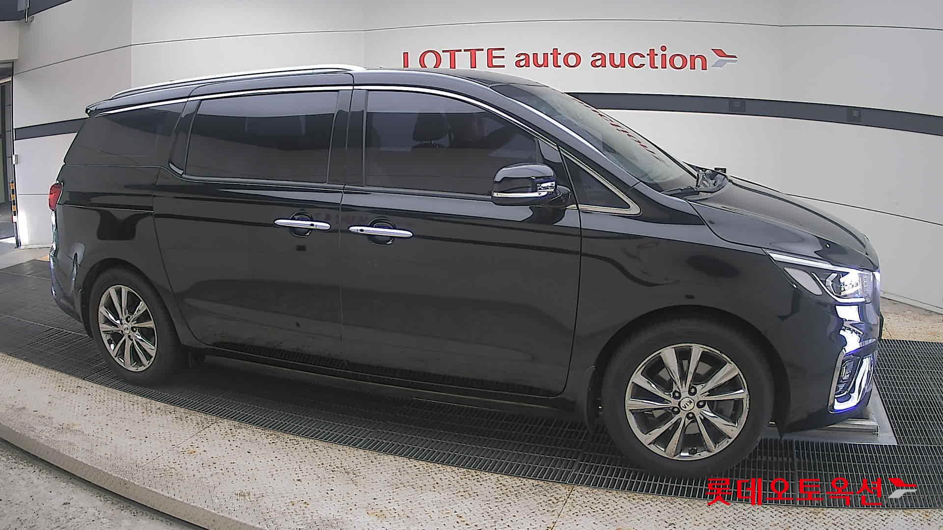 2020 - kia carnival