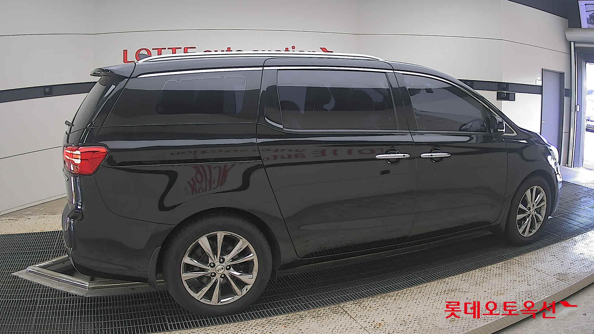 2020 - kia carnival