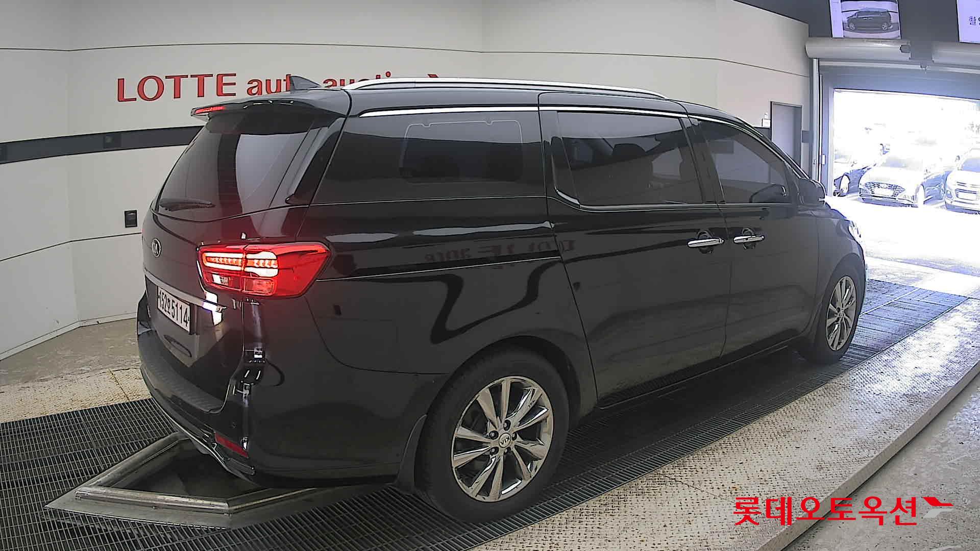 2020 - kia carnival