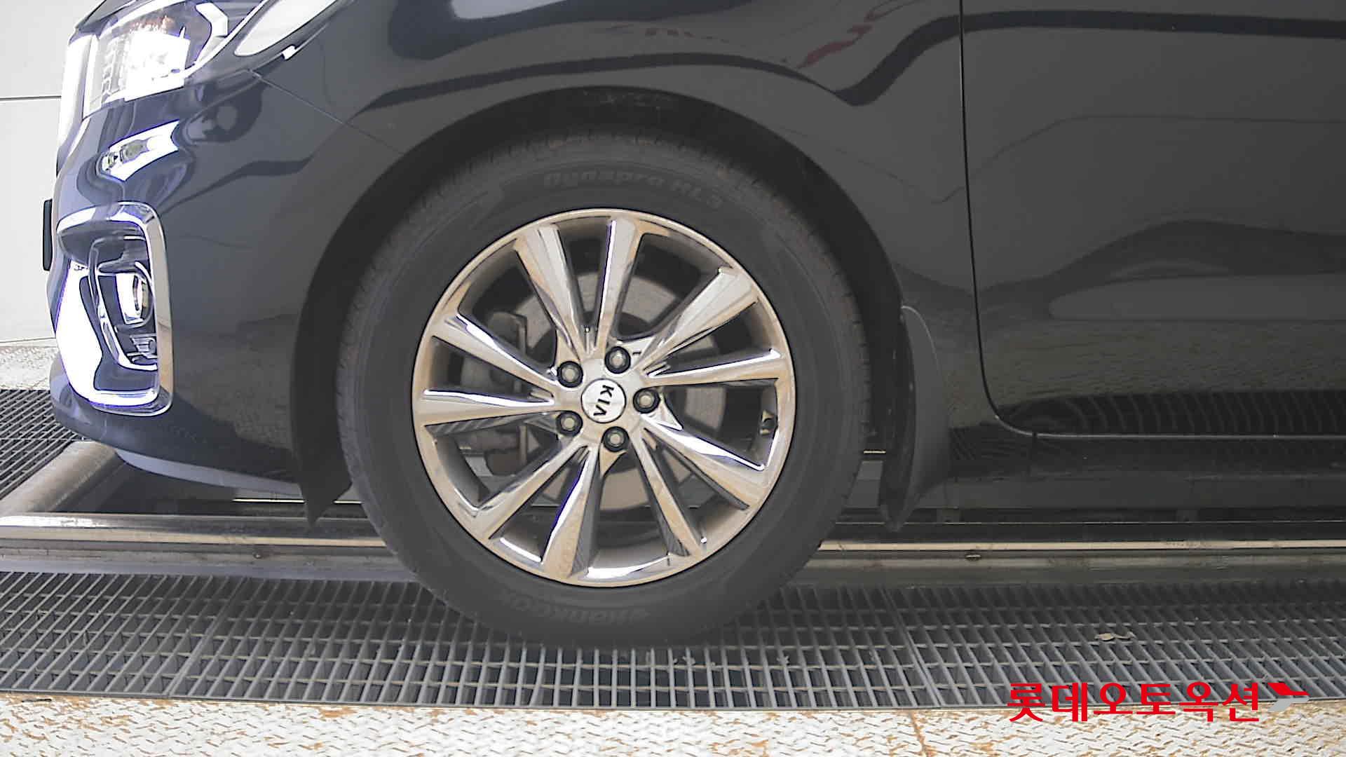 2020 - kia carnival