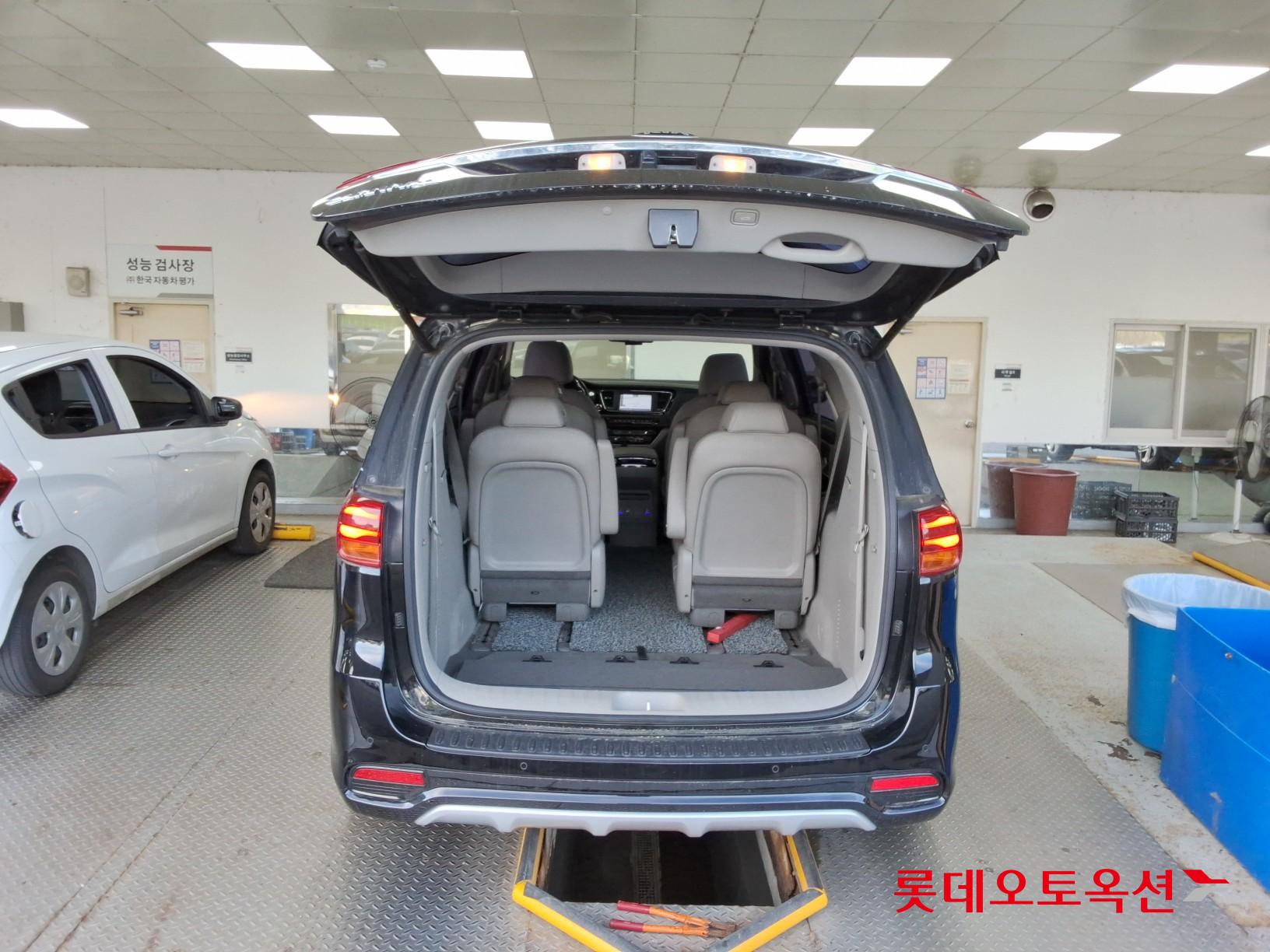 2020 - kia carnival