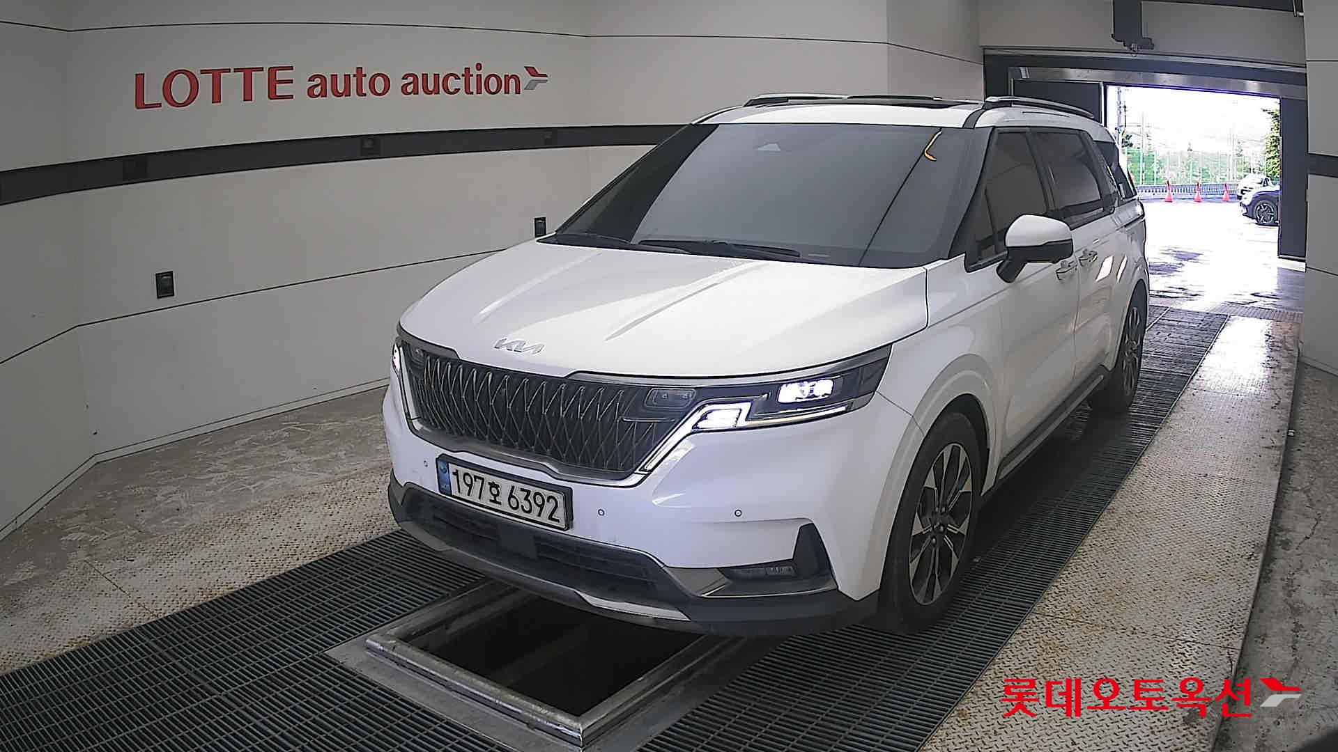 2022 - kia carnival