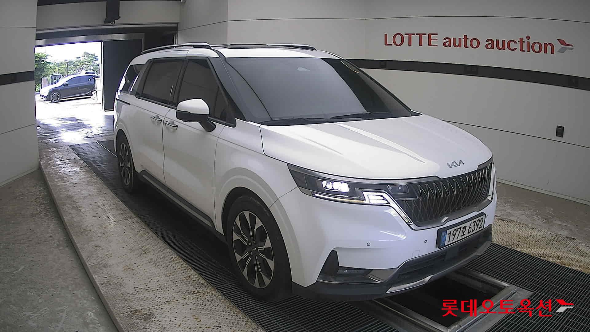 2022 - kia carnival