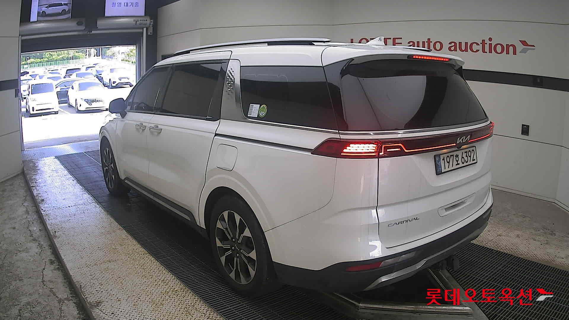 2022 - kia carnival