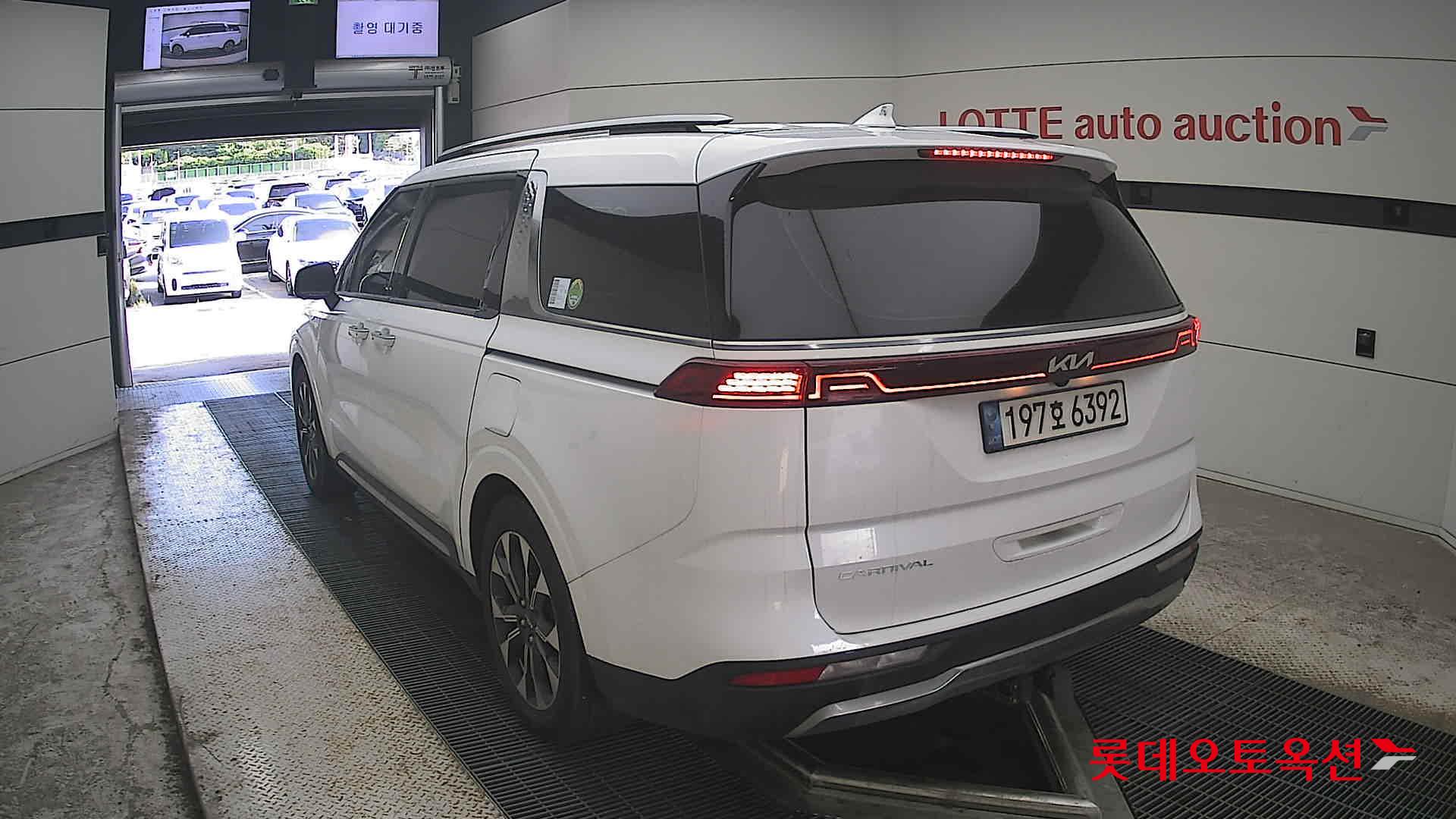 2022 - kia carnival