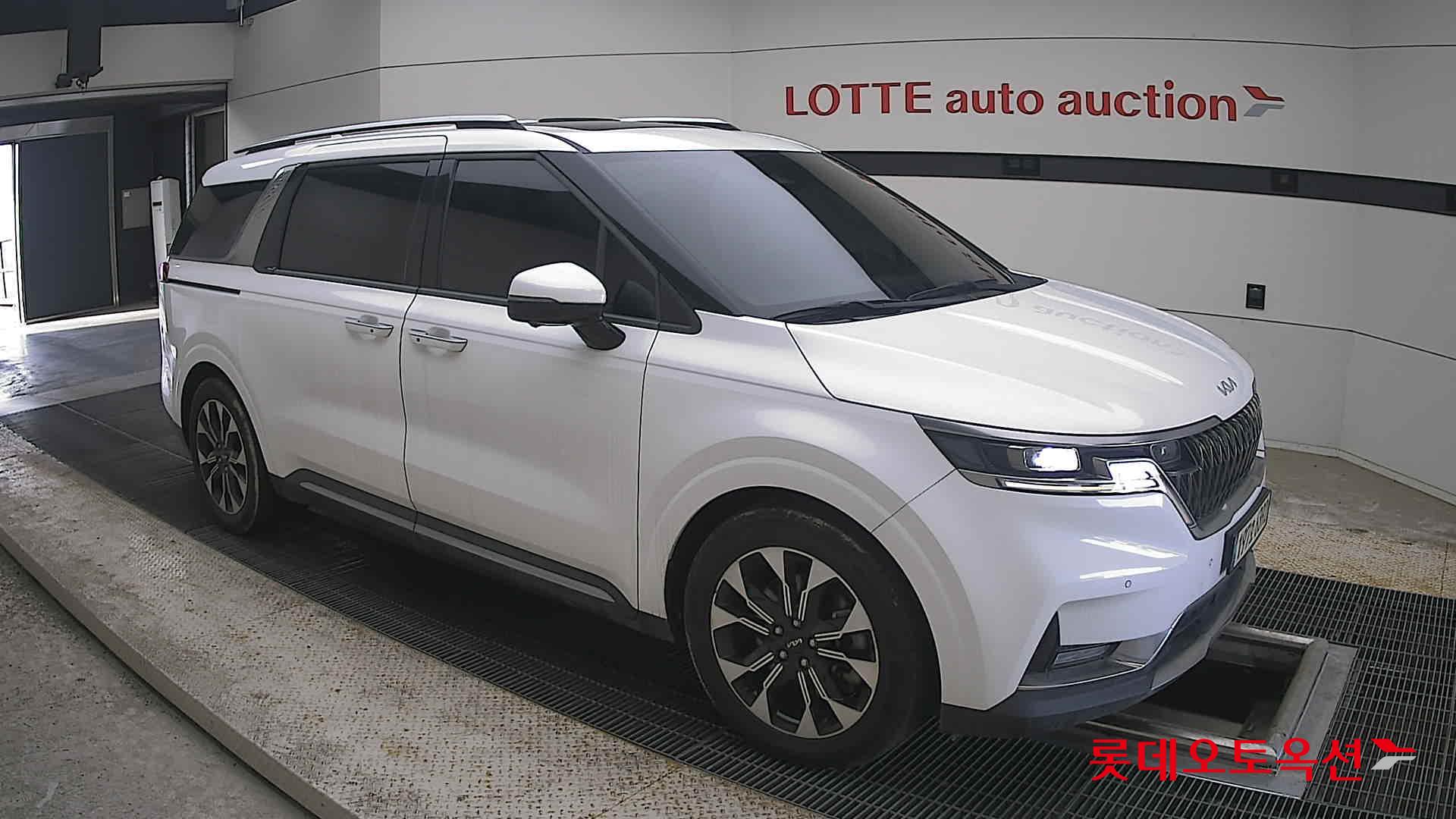 2022 - kia carnival
