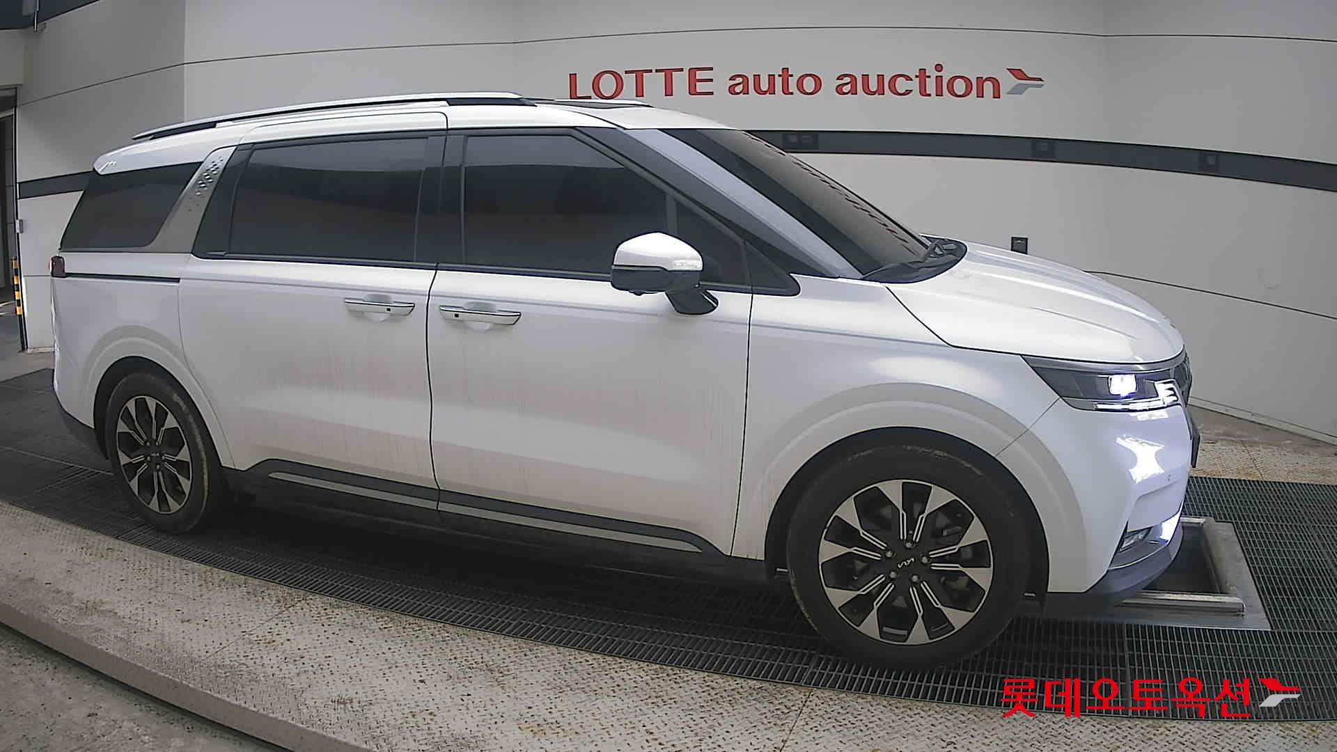 2022 - kia carnival