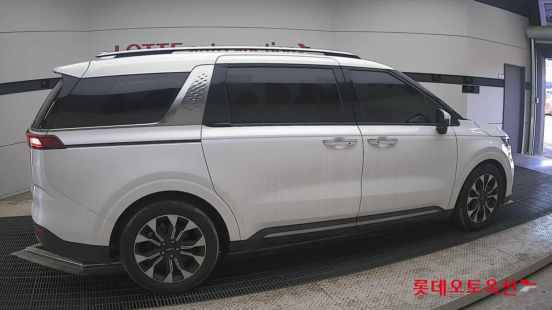 2022 - kia carnival