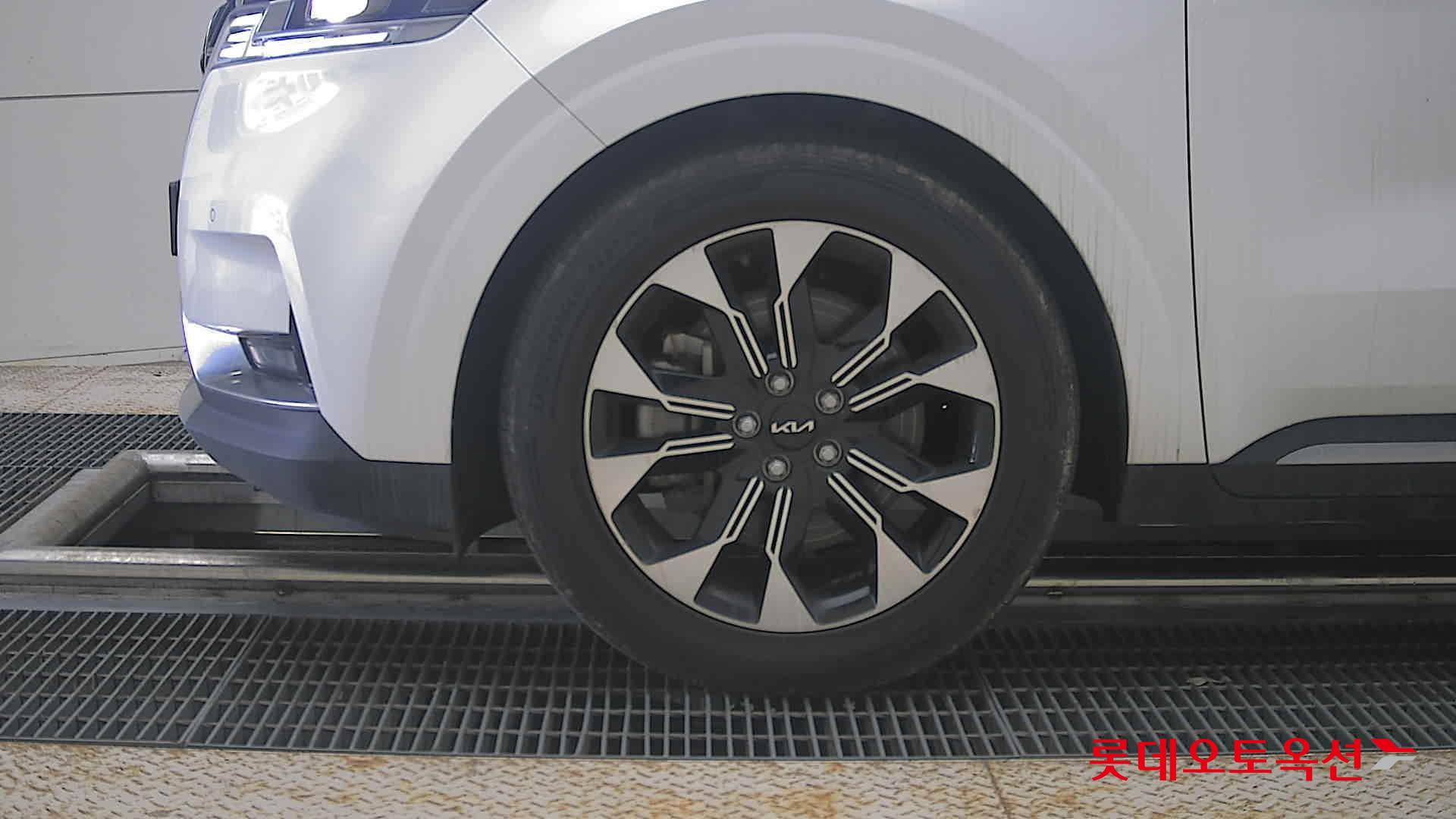 2022 - kia carnival
