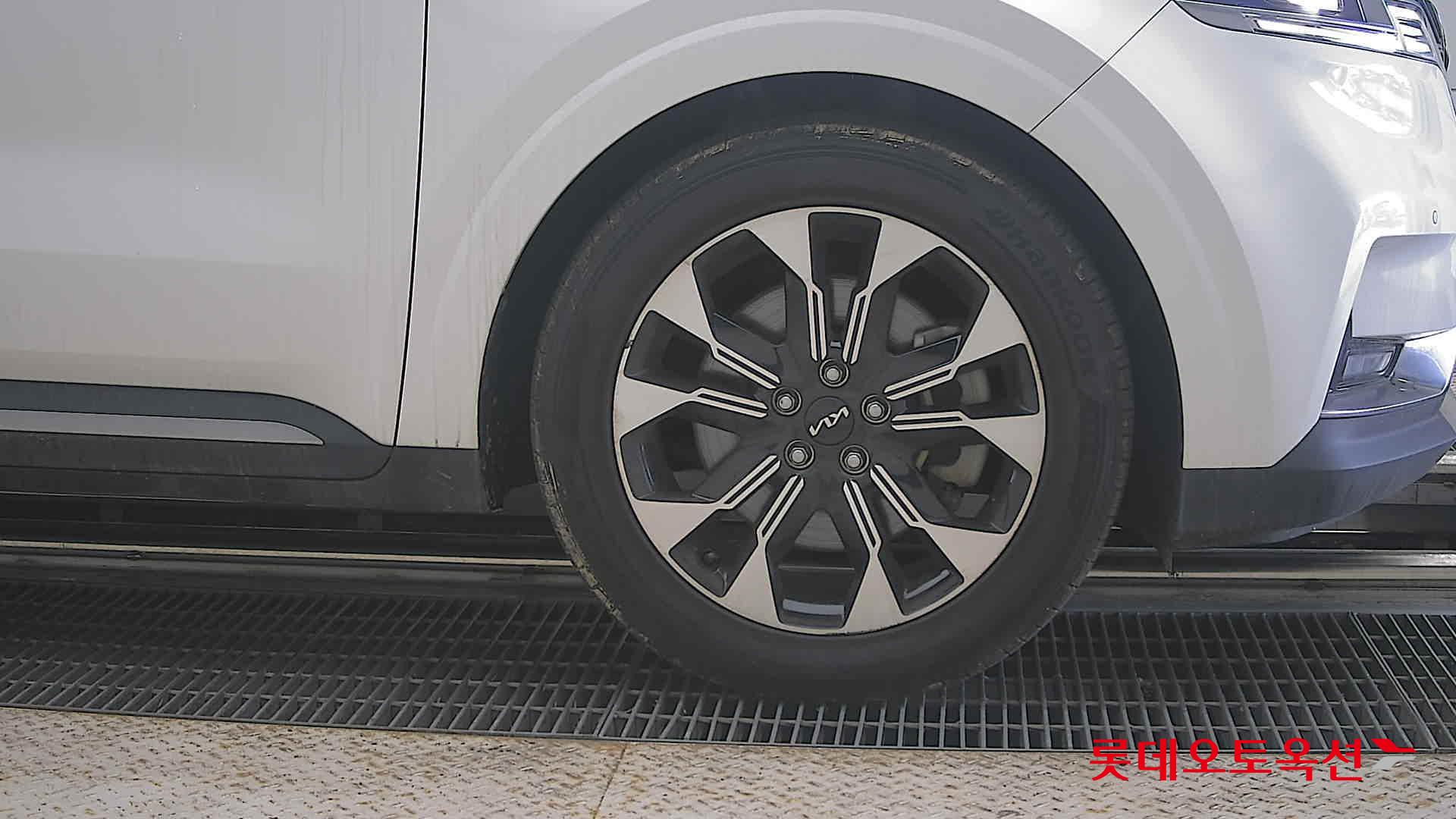 2022 - kia carnival