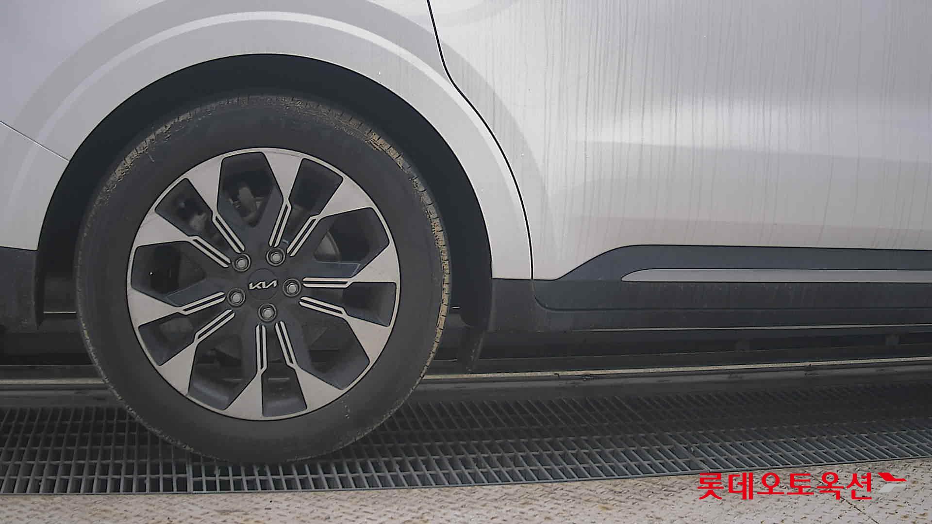 2022 - kia carnival