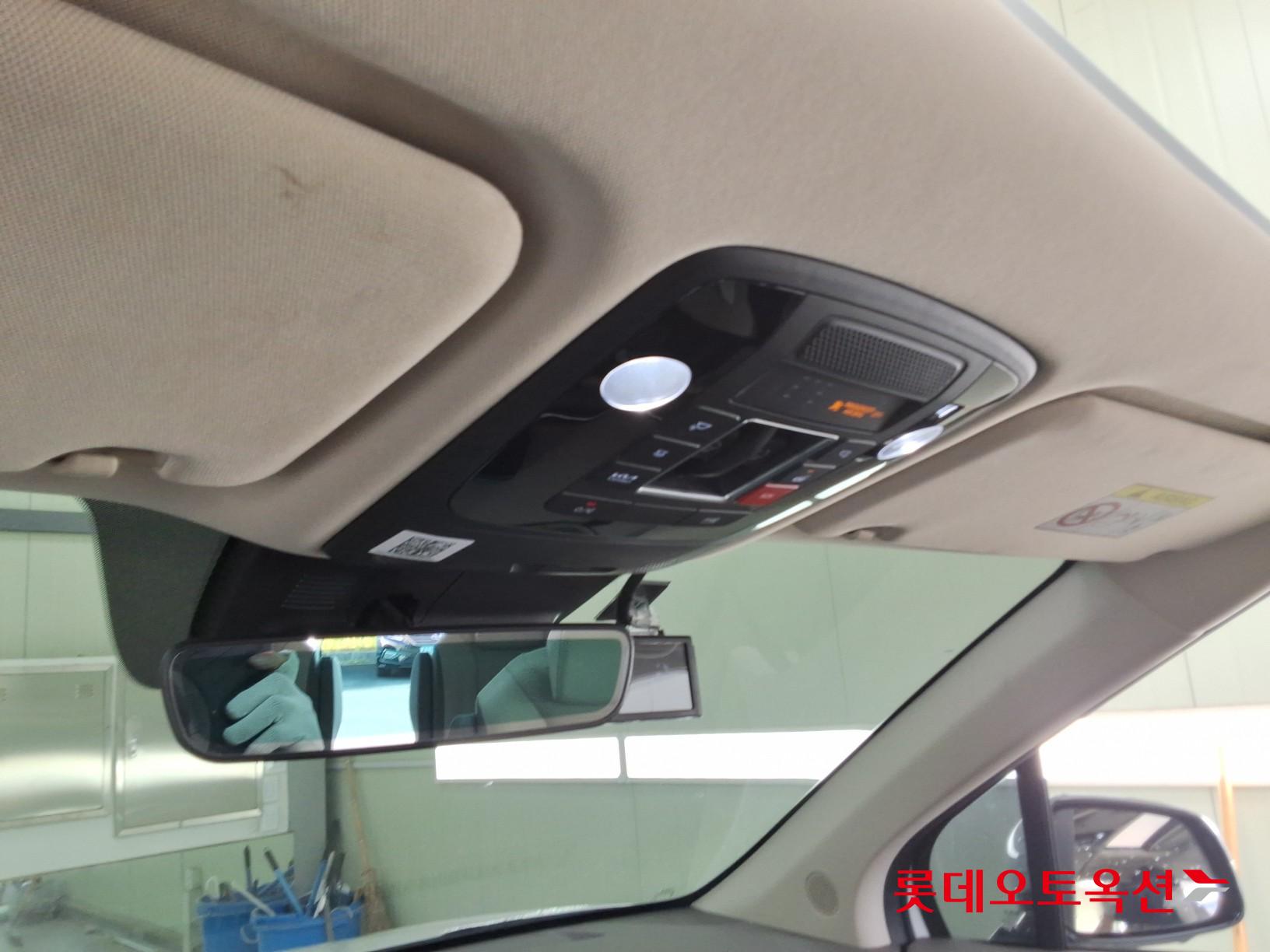 2022 - kia carnival