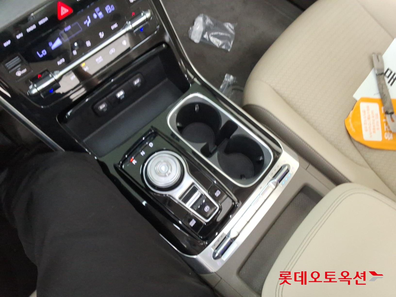 2022 - kia carnival